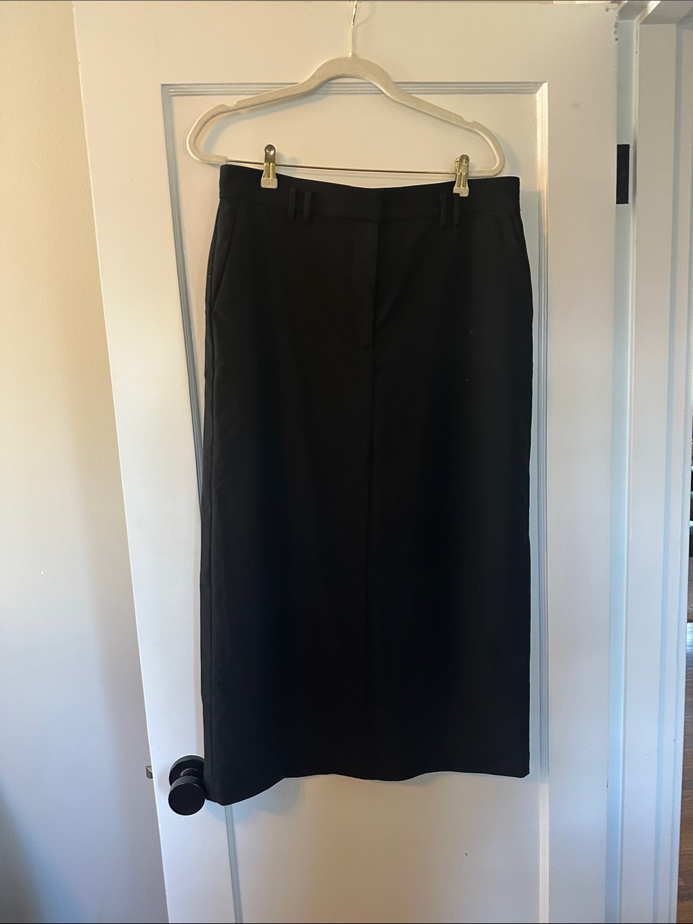 Classic Black Pencil Midi Skirt — Professional Workwear Essential